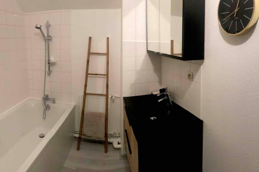 La Maison De Ville - 4 Chambres, 2 Sdb, Terrasse Et Garage - 90M2 Vesoul Εξωτερικό φωτογραφία
