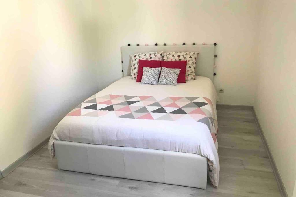 La Maison De Ville - 4 Chambres, 2 Sdb, Terrasse Et Garage - 90M2 Vesoul Εξωτερικό φωτογραφία